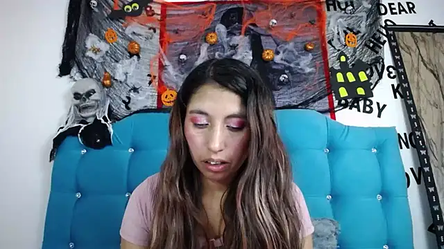 sweet skylove  online show from October 5, 2025, 3:03 pm