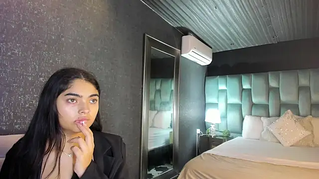GiselOrtiz online show from June 8, 2026, 12:38 pm