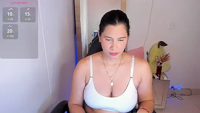 Snapshot of hellensexy chatting on July 14, 2026, 9:54 pm hellensexy online show from July 14, 2026, 9:54 pm
