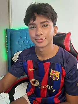 Leonarrrd 01 online show from March 6, 2026, 9:43 pm