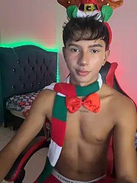 Snapshot of Leonarrrd_01 chatting on December 23, 2025, 1:38 am Leonarrrd 01 online show from December 23, 2025, 1:38 am