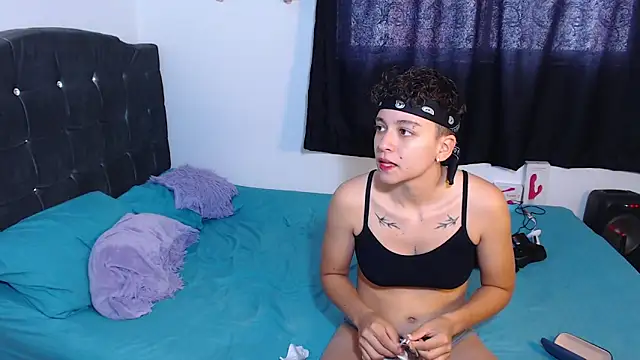 Antonella Cruz02 online show from December 21, 2025, 4:30 pm