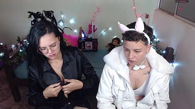 Snapshot of Antonella_Cruz02 chatting on February 12, 2025, 2:45 am Antonella Cruz02 online show from February 12, 2025, 2:45 am