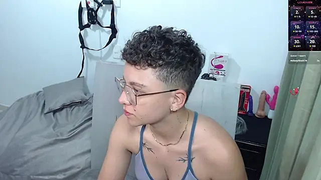 Snapshot of Antonella_Cruz02 chatting on March 12, 2025, 3:46 am Antonella Cruz02 online show from March 12, 2025, 3:46 am