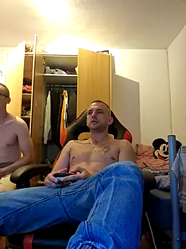 Snapshot of magicSeX4You chatting on October 7, 2025, 9:49 pm magicSeX4You online show from October 7, 2025, 9:49 pm