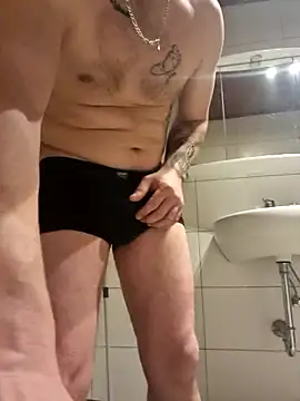 Snapshot of magicSeX4You chatting on February 10, 2025, 8:53 pm magicSeX4You online show from February 10, 2025, 8:53 pm