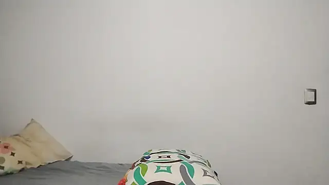 Luna-e-Franco1 online show from February 17, 2026, 11:35 pm