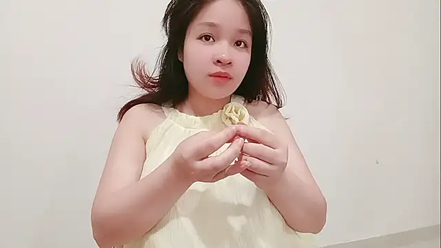 Milajinxi online show from April 13, 2026, 1:09 am