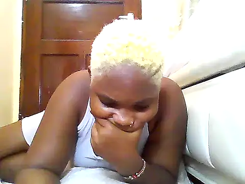 Snapshot of SexyKimberly23 chatting on August 3, 2026, 6:21 am SexyKimberly23 online show from August 3, 2026, 6:21 am