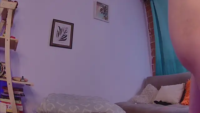 Lucy Princes online show from February 19, 2025, 3:50 am