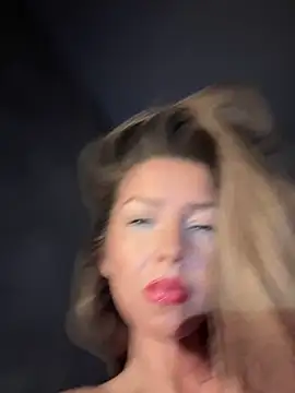 Snapshot of SonyaD_ chatting on February 20, 2025, 5:23 am SonyaD  online show from February 20, 2025, 5:23 am
