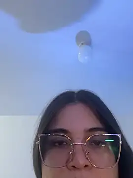 CamilaSofiia online show from November 30, 2025, 4:35 am