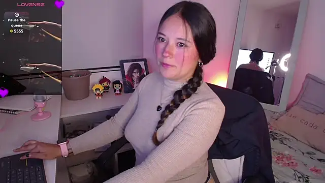 Lexie Thompson10 online show from November 19, 2025, 12:43 am