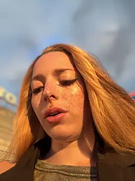 Snapshot of LoraaDoll chatting on September 18, 2025, 3:37 pm LoraaDoll online show from September 18, 2025, 3:37 pm