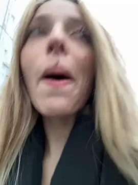 Snapshot of LoraaDoll chatting on October 14, 2025, 2:39 pm LoraaDoll online show from October 14, 2025, 2:39 pm