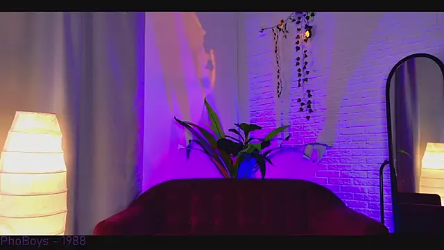 Snapshot of LoraaDoll chatting on March 22, 2025, 9:24 am LoraaDoll online show from March 22, 2025, 9:24 am