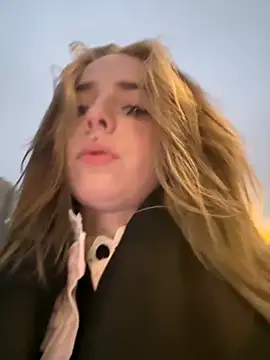 Snapshot of LoraaDoll chatting on October 29, 2025, 2:38 pm LoraaDoll online show from October 29, 2025, 2:38 pm