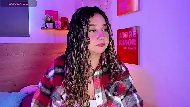 Cherryyquen online show from April 14, 2026, 8:25 pm