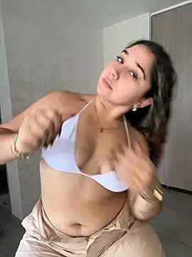 Cherryyquen online show from February 19, 2026, 3:42 pm