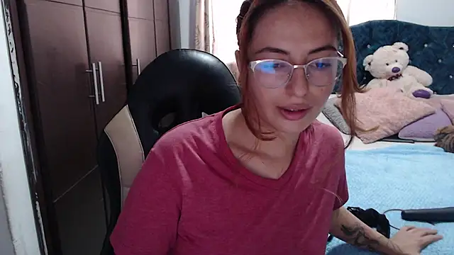 Kate lorens9 online show from November 29, 2025, 2:06 pm