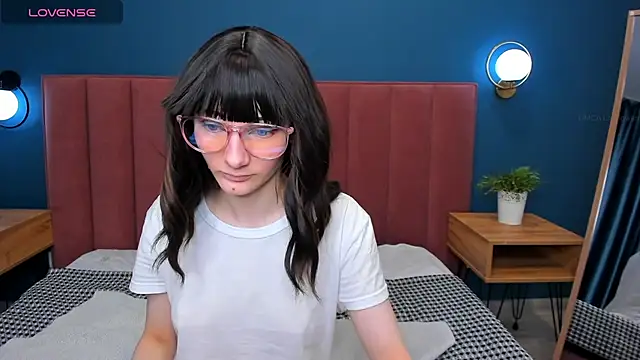 Snapshot of Lili_flowerr chatting on March 11, 2025, 8:19 am Lili flowerr online show from March 11, 2025, 8:19 am