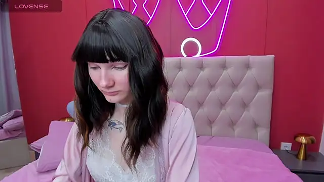 Snapshot of Lili_flowerr chatting on February 13, 2025, 1:37 pm Lili flowerr online show from February 13, 2025, 1:37 pm