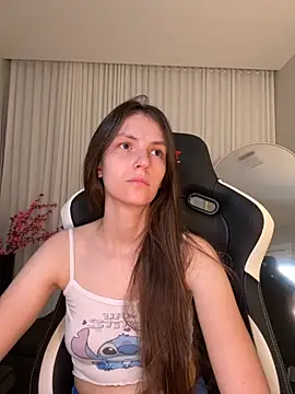 Snapshot of upssnowy chatting on October 23, 2025, 6:39 pm upssnowy online show from October 23, 2025, 6:39 pm