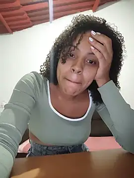 Julia Pretinha online show from May 18, 2026, 1:16 pm