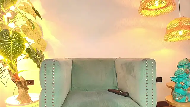 Fluffy Bubble21 online show from December 20, 2025, 4:15 am