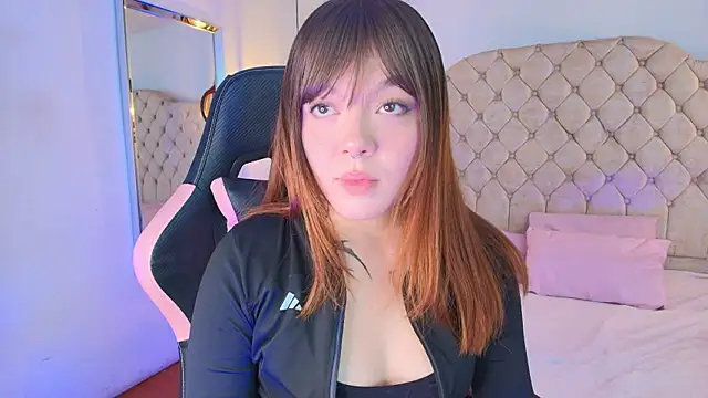 Fluffy Bubble21 online show from March 7, 2026, 4:30 am