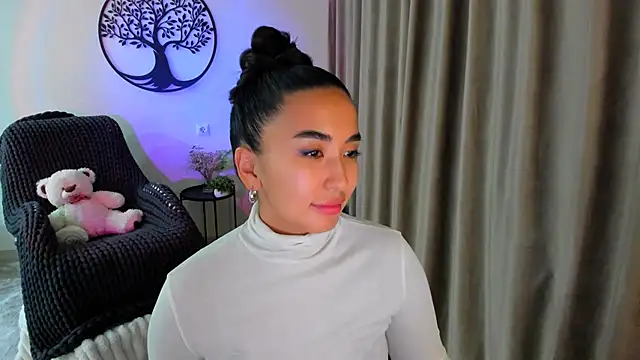 worldofkim online show from November 12, 2025, 5:17 pm