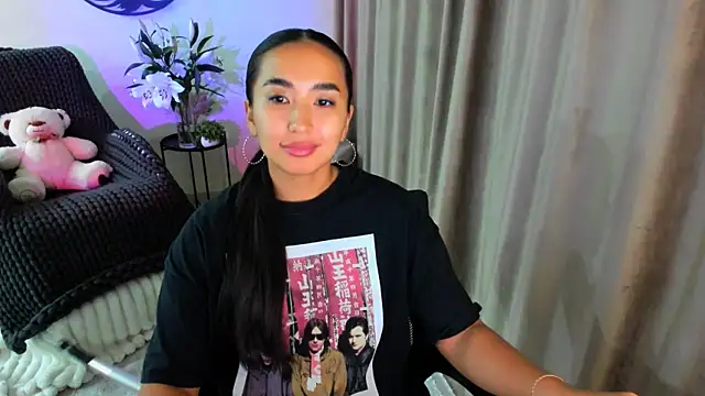 worldofkim online show from October 28, 2025, 8:19 pm