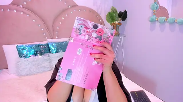 Snapshot of Miia_Thompsonn chatting on September 30, 2025, 3:23 am Miia Thompsonn online show from September 30, 2025, 3:23 am