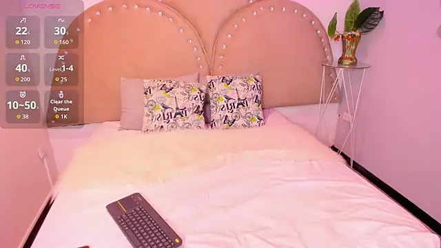 Snapshot of Miia_Thompsonn chatting on December 16, 2025, 4:17 am Miia Thompsonn online show from December 16, 2025, 4:17 am