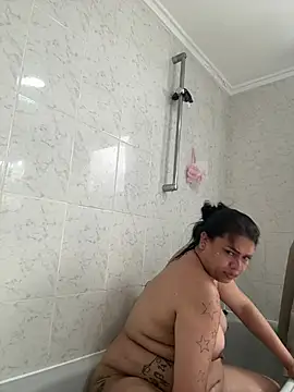 X YiianyHott X online show from June 1, 2026, 1:11 pm