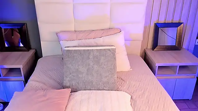 Snapshot of Miah_gomez_ chatting on November 11, 2025, 5:30 pm Miah gomez online show from November 11, 2025, 5:30 pm