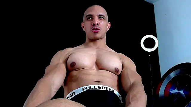 Snapshot of Antonywebb94 chatting on December 21, 2025, 12:13 am Antonywebb94 online show from December 21, 2025, 12:13 am