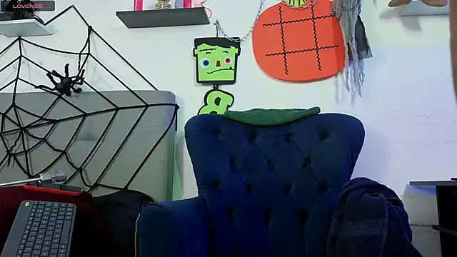 Snapshot of alissonandamy chatting on October 20, 2025, 9:04 pm alissonandamy online show from October 20, 2025, 9:04 pm