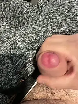 Kissoks1xh online show from November 17, 2025, 8:57 pm