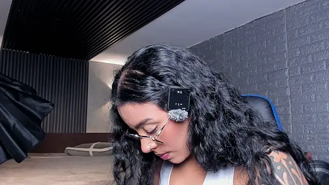 Snapshot of magic_marg chatting on December 3, 2025, 9:03 pm magic marg online show from December 3, 2025, 9:03 pm