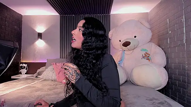 Snapshot of magic_marg chatting on February 3, 2026, 10:37 pm magic marg online show from February 3, 2026, 10:37 pm