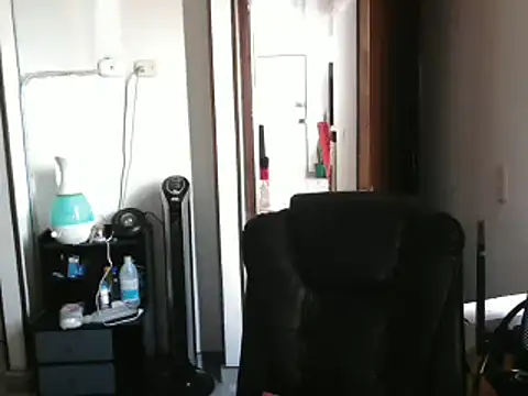 Snapshot of CarolinaRincon chatting on March 20, 2025, 7:35 pm CarolinaRincon online show from March 20, 2025, 7:35 pm