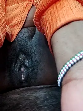 pearl7979 online show from April 3, 2026, 3:07 pm