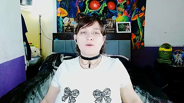 Snapshot of Chloenightmare chatting on April 22, 2026, 7:53 pm Chloenightmare online show from April 22, 2026, 7:53 pm