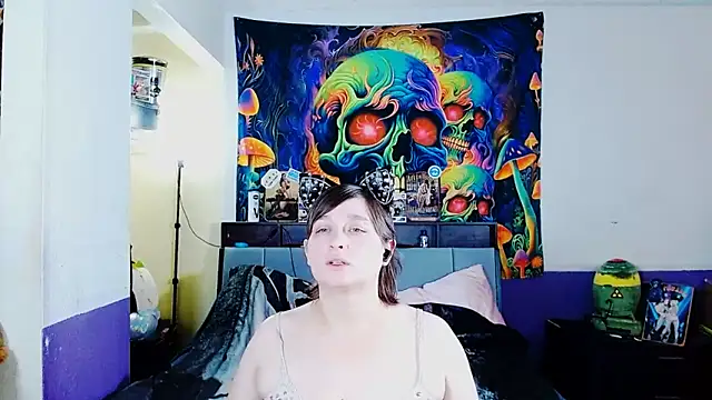 Snapshot of Chloenightmare chatting on May 2, 2026, 11:43 pm Chloenightmare online show from May 2, 2026, 11:43 pm