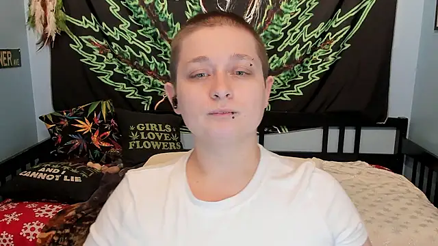 Snapshot of Chloenightmare chatting on September 26, 2025, 10:22 am Chloenightmare online show from September 26, 2025, 10:22 am