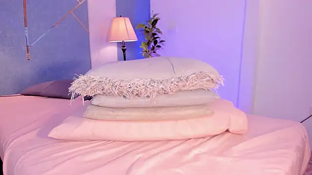 Voluptupus-girl online show from December 1, 2025, 9:04 pm