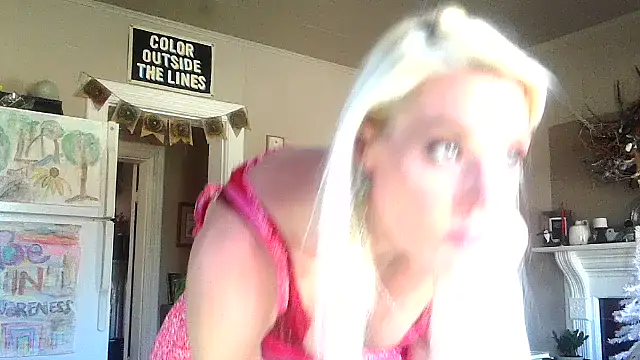 Snapshot of Glamazonx chatting on November 13, 2025, 8:02 pm Glamazonx online show from November 13, 2025, 8:02 pm