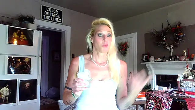 Snapshot of Glamazonx chatting on October 26, 2025, 1:55 pm Glamazonx online show from October 26, 2025, 1:55 pm