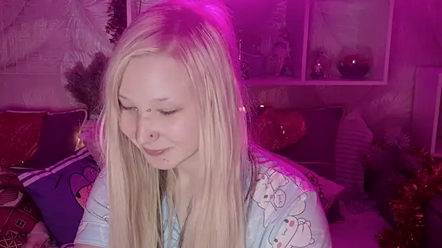 MeowkaKitty online show from December 23, 2025, 1:49 am